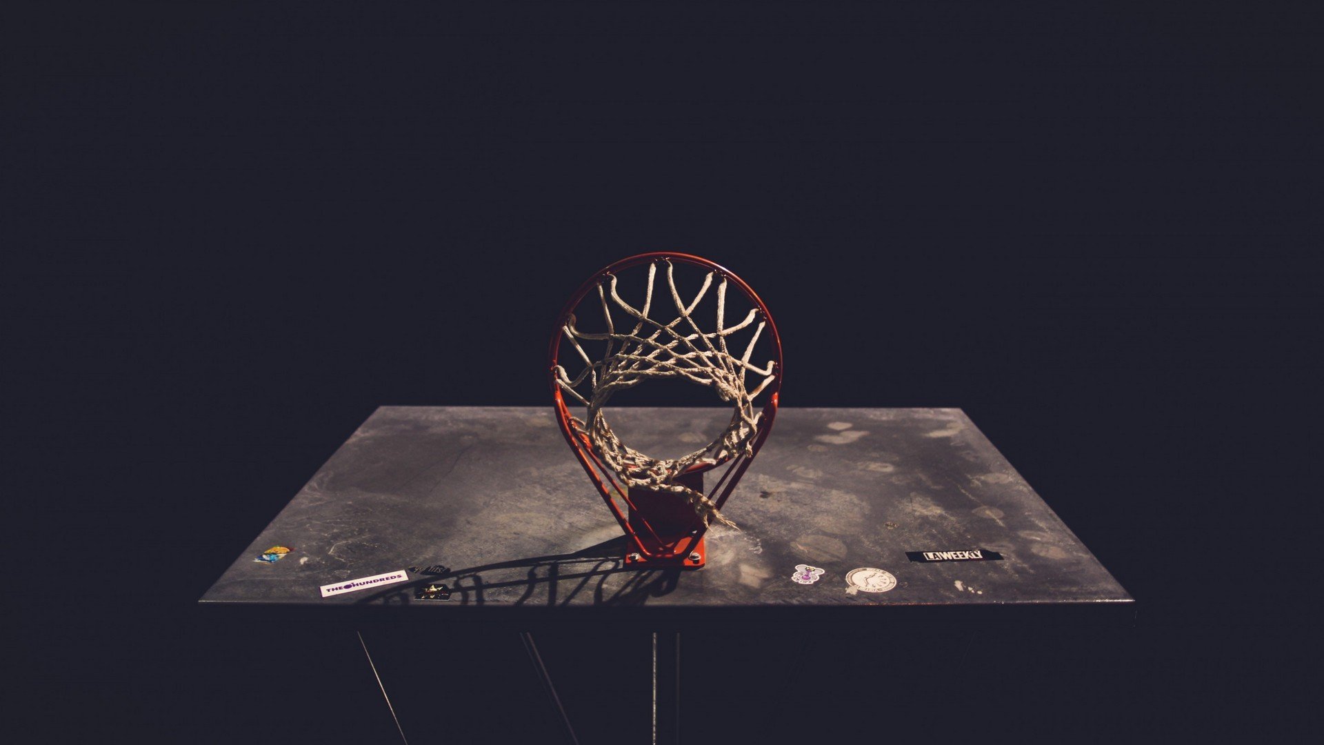 Kaiyun体育注册登录-尤文防线漏风+湖人备战欧联？足坛魔幻操作让欧冠变成笑话